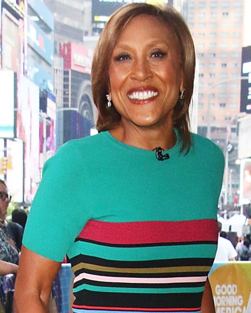 Robin Roberts Arrives at "Good Morning America" Studio in New York 07/26/2023 4