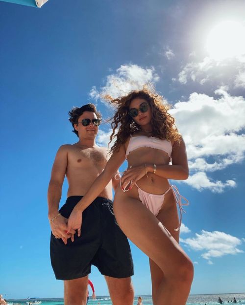 Ronni Hawk Instagram Photos 8