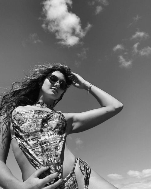 Ronni Hawk Instagram Photos 9