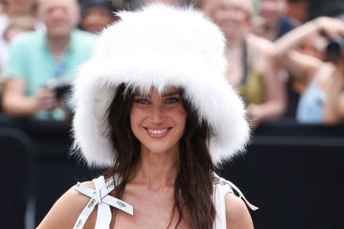 Sabina Jakubowicz Shines in White at Fendi Haute Couture Spring/Summer 23/24 Show 4