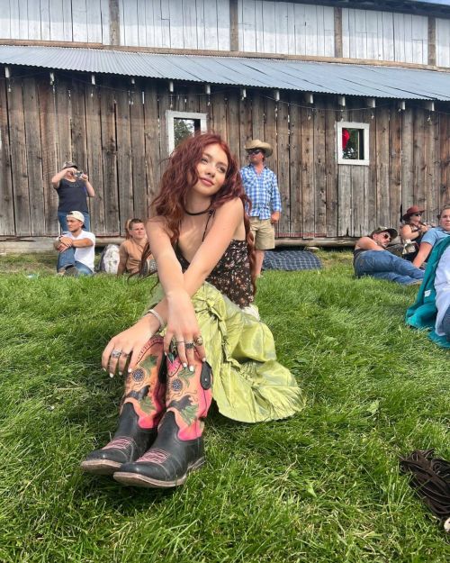 Sicily Rose Captivating Instagram Photos 07/17/2023 7