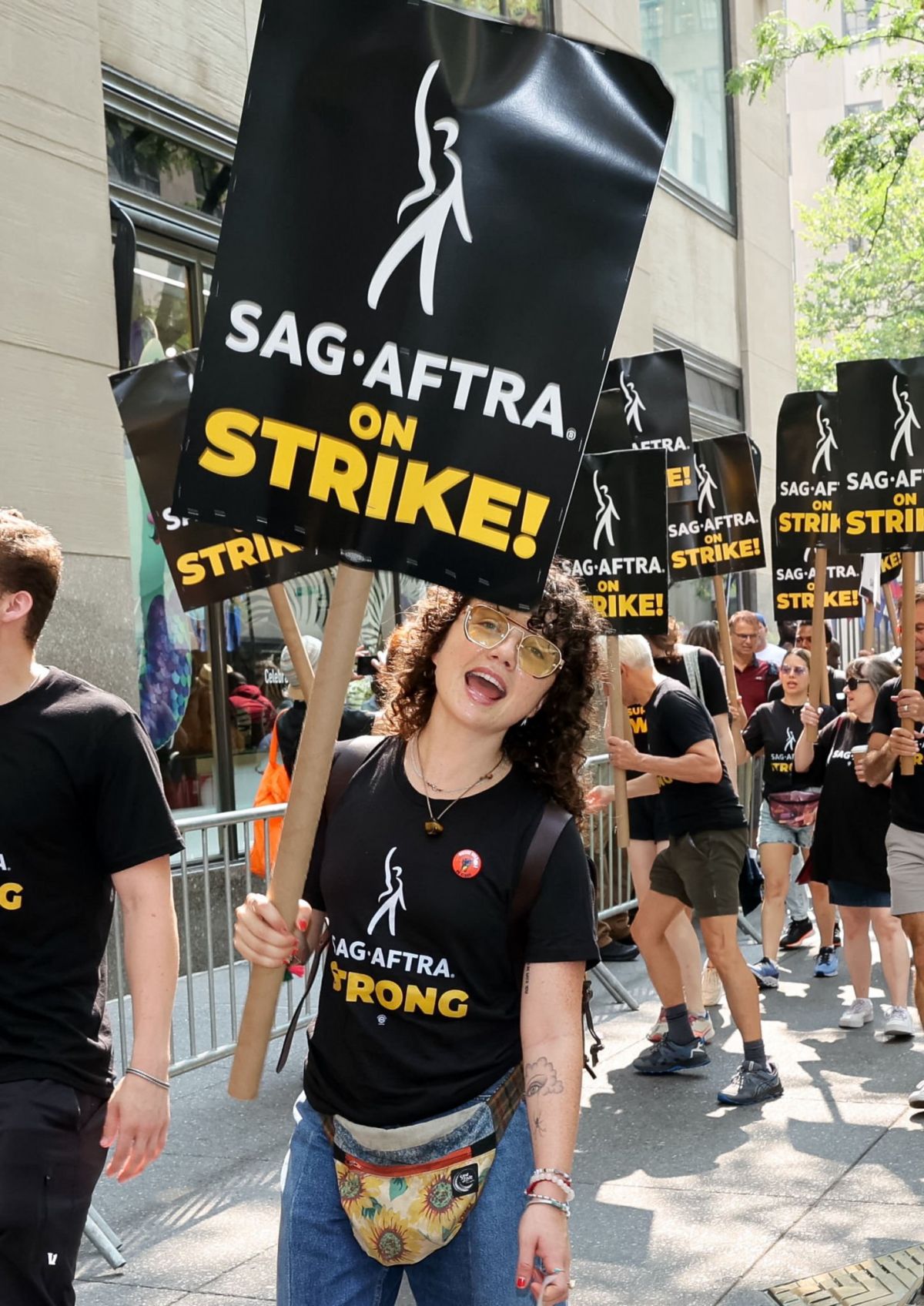 Stefania LaVie Owen Stands in Solidarity with SAG-AFTRA Strike 06/17/2023