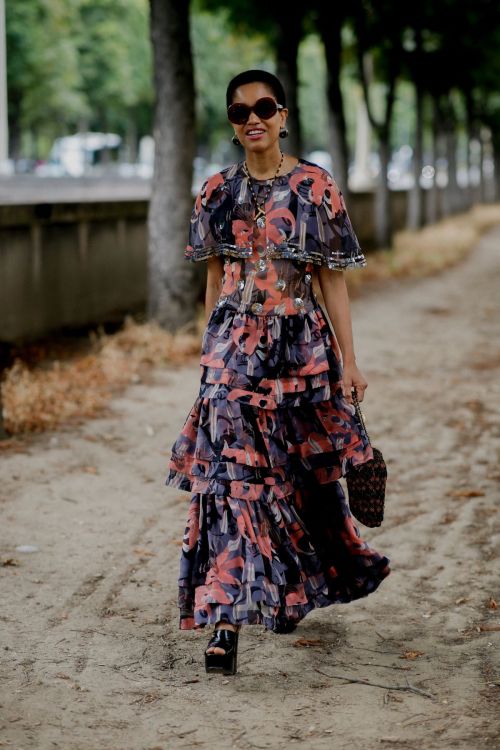 Tamu McPherson Arrives at Chanel Fall/Winter 23-24 Haute Couture Show in Paris 07/04/2023 2