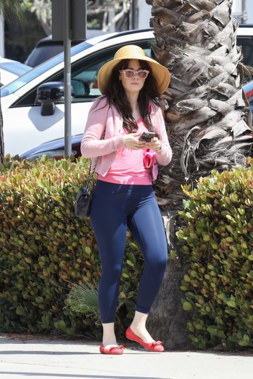 Zooey Deschanel Out and About at Brentwood Country Mart 07/21/2023 3