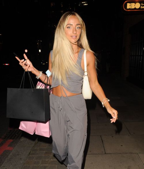 Abi Moore Arrival at Mondarin Hotel 1