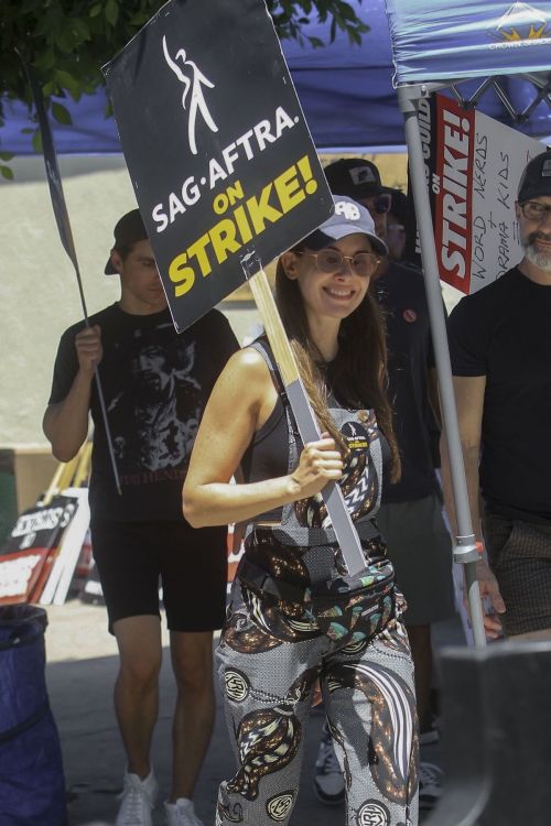 Alison Brie at SAG-AFTRA Actors Union Strike 1