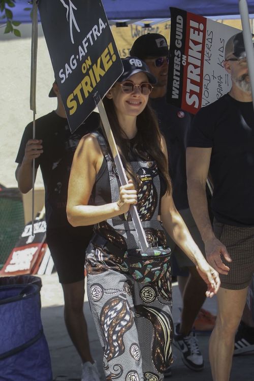 Alison Brie at SAG-AFTRA Actors Union Strike 3