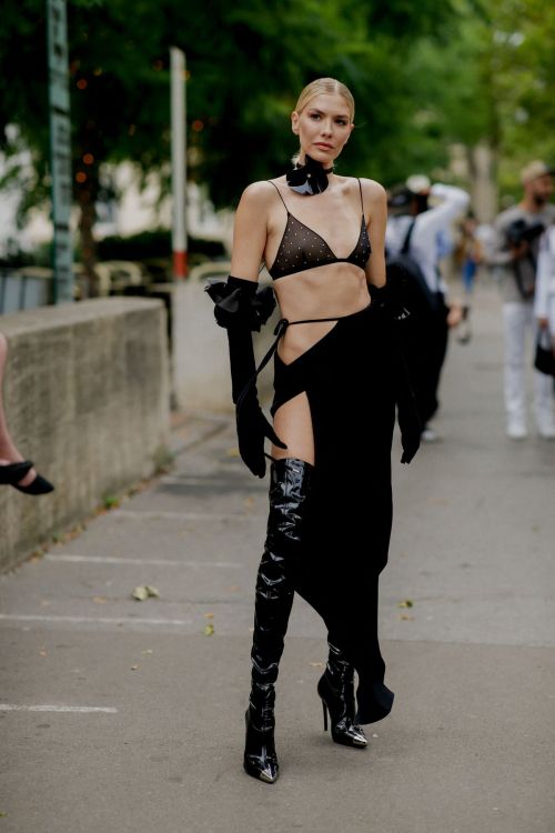 Elena Perminova Arrival at Alexandre Vauthier Show in Paris 07/04/2023 1