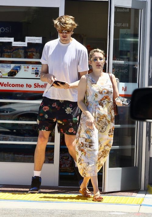 Emma Roberts and Cody John Shopping at Target in Los Angeles 08/05/2023 2