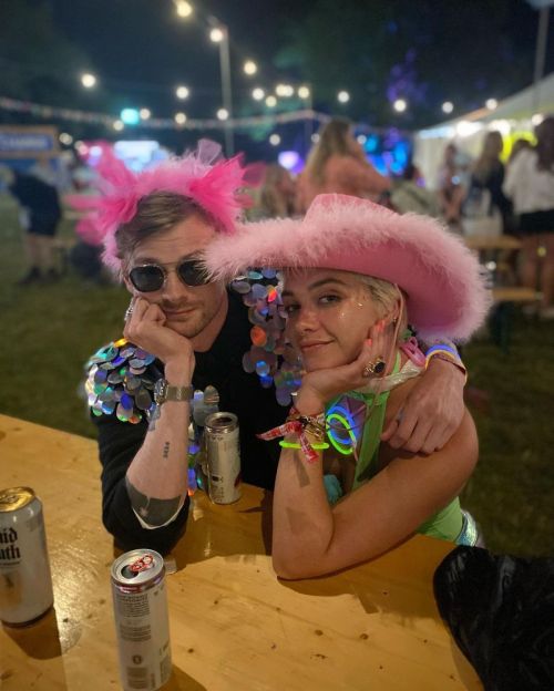 Florence Pugh Enjoys Night Party with Friends and Wears Pink Hat 3
