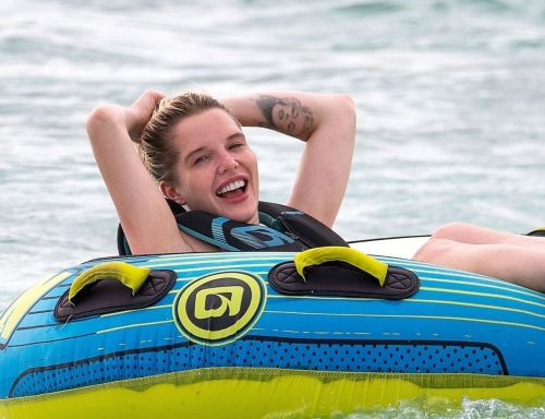 Helen Flanagan on the Beach with Friends 2