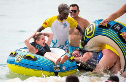 Helen Flanagan on the Beach with Friends 4