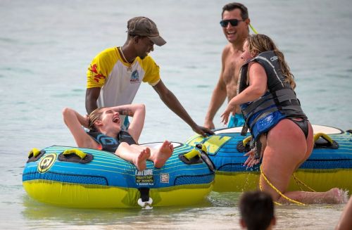 Helen Flanagan on the Beach with Friends 5