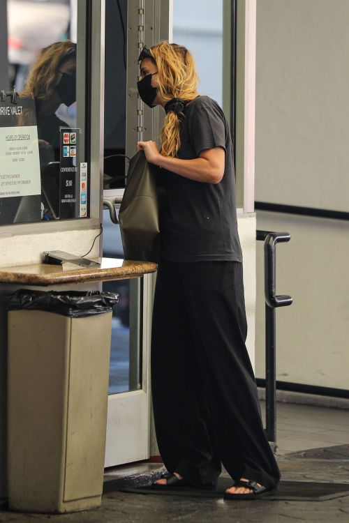 Jennifer Lawrence Leaves a Spa 08/01/2023 2