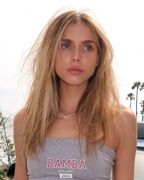Kari Riley Instagram Photos 13
