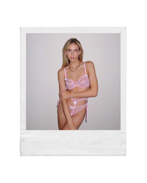 Kari Riley Instagram Photos 20