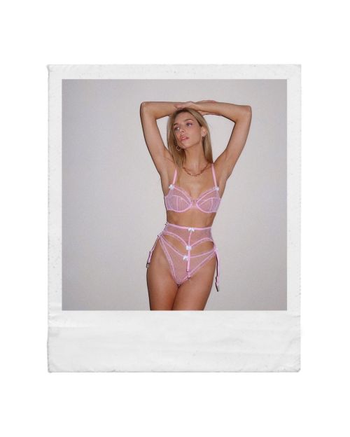 Kari Riley Instagram Photos 21