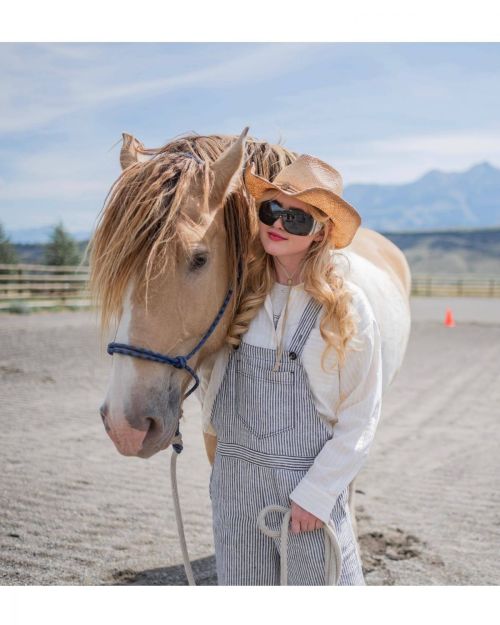 Kathryn Newton at a Photoshoot 2