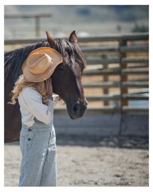 Kathryn Newton at a Photoshoot 4