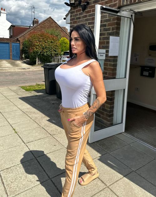 Katie Price Visits Her Local Doctor