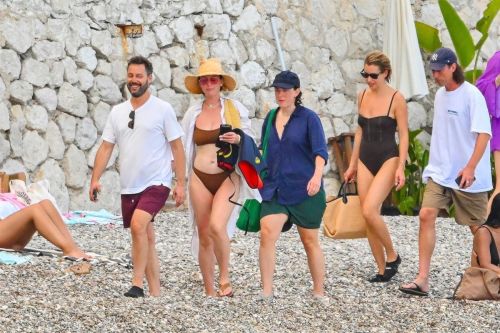 Katy Perry and Orlando Bloom Vacation at Gulf of Saint Tropez 3