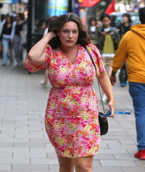 Kelly Brook Arrives at Global Radio in a Stunning Floral Pink Dress 6