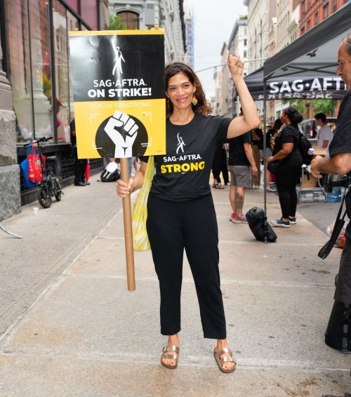 Laura Gomez at SAG-AFTRA Strike in New York 4