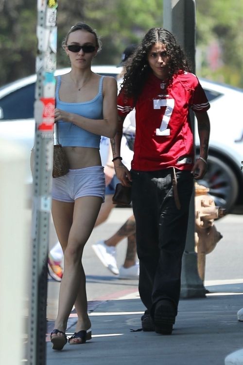 Lily-Rose Depp and 070 Shake Enjoy Lunch in West Hollywood 3