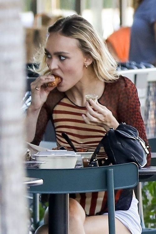 Lily-Rose Depp and 070 Shake Out for Lunch in Studio City 07/30/2023 4