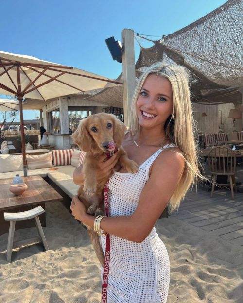 Lindsay Brewer Instagram Photos 08/02/2023 5