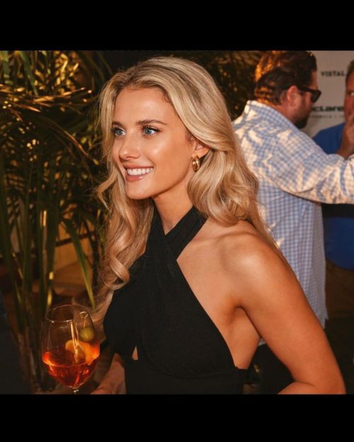 Lindsay Brewer Latest Instagram Pics 3