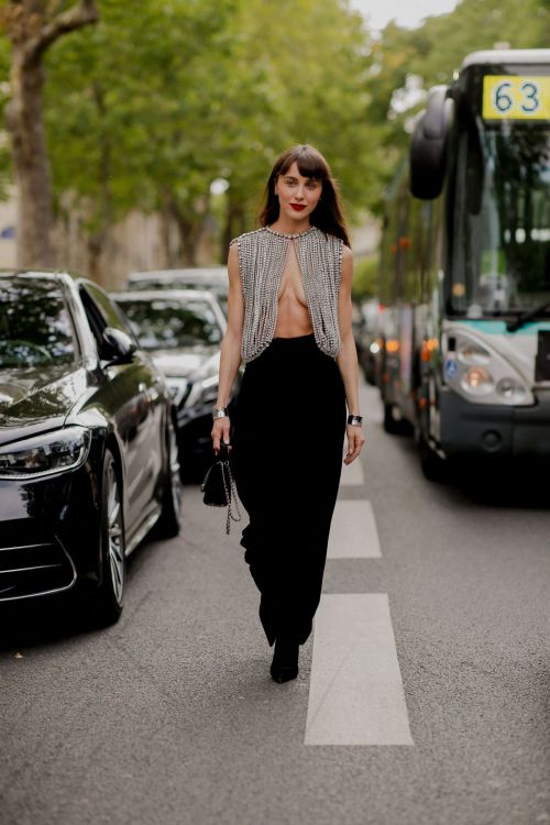 Mary Leest Arrives at Alexandre Vauthier Haute Couture 2