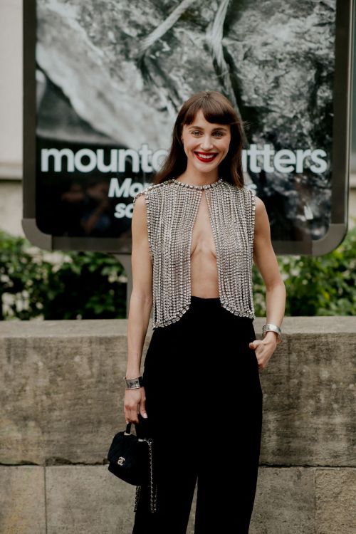 Mary Leest Arrives at Alexandre Vauthier Haute Couture 3