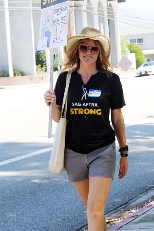 Missi Pyle Stands in Solidarity with SAG Strike 1