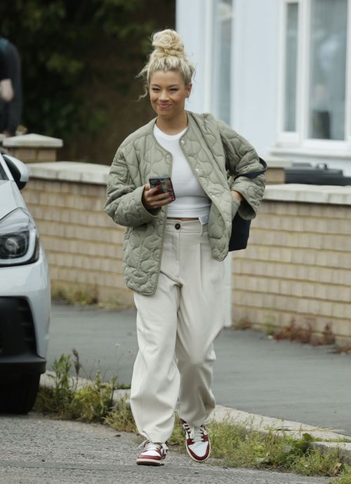 Molly Rainford Leaves EastEnders Set 6