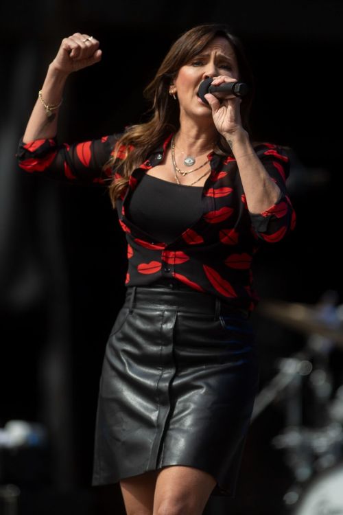 Natalie Imbruglia Performs at Kendal Calling Festival in Penrith 07/30/2023 1