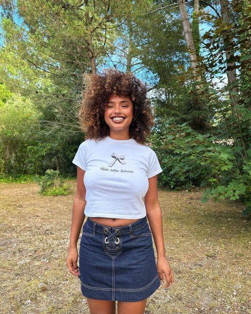 Paola Locatelli Instagram Photos 21