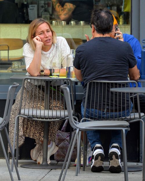 Piper Perabo and Stephen Kay Spotted at Dinner with Friend 1
