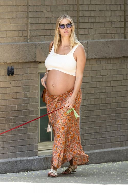 Pregnant Taylor Neisen Out in New York 5