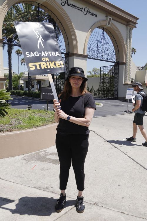 Jeanne Tropplehorn Stands Strong at SAG-AFTRA and WGA Strike 1