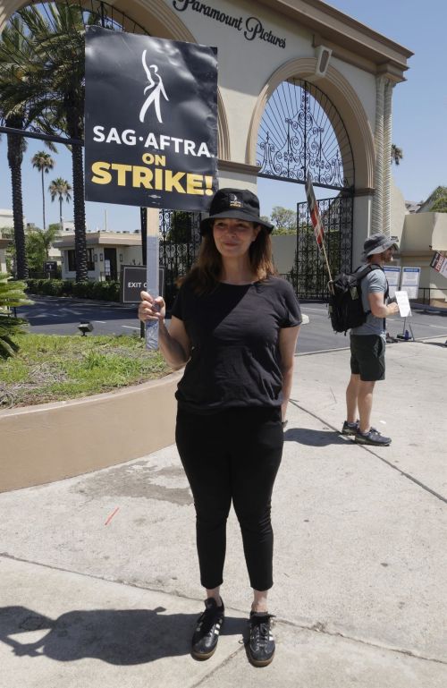 Jeanne Tropplehorn Stands Strong at SAG-AFTRA and WGA Strike 3