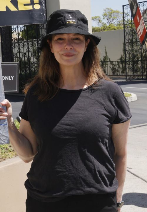 Jeanne Tropplehorn Stands Strong at SAG-AFTRA and WGA Strike 5