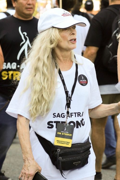 Frances Fisher Joins SAG Strike at Universal Studios 1