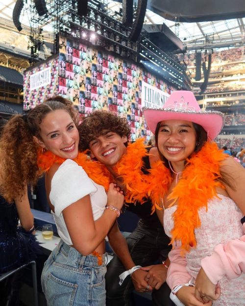 Sofie Dossi Instagram Photos 2