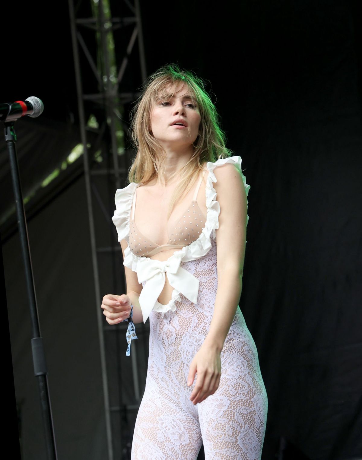 Suki Waterhouse Performs at Lollapalooza Festival in Chicago
