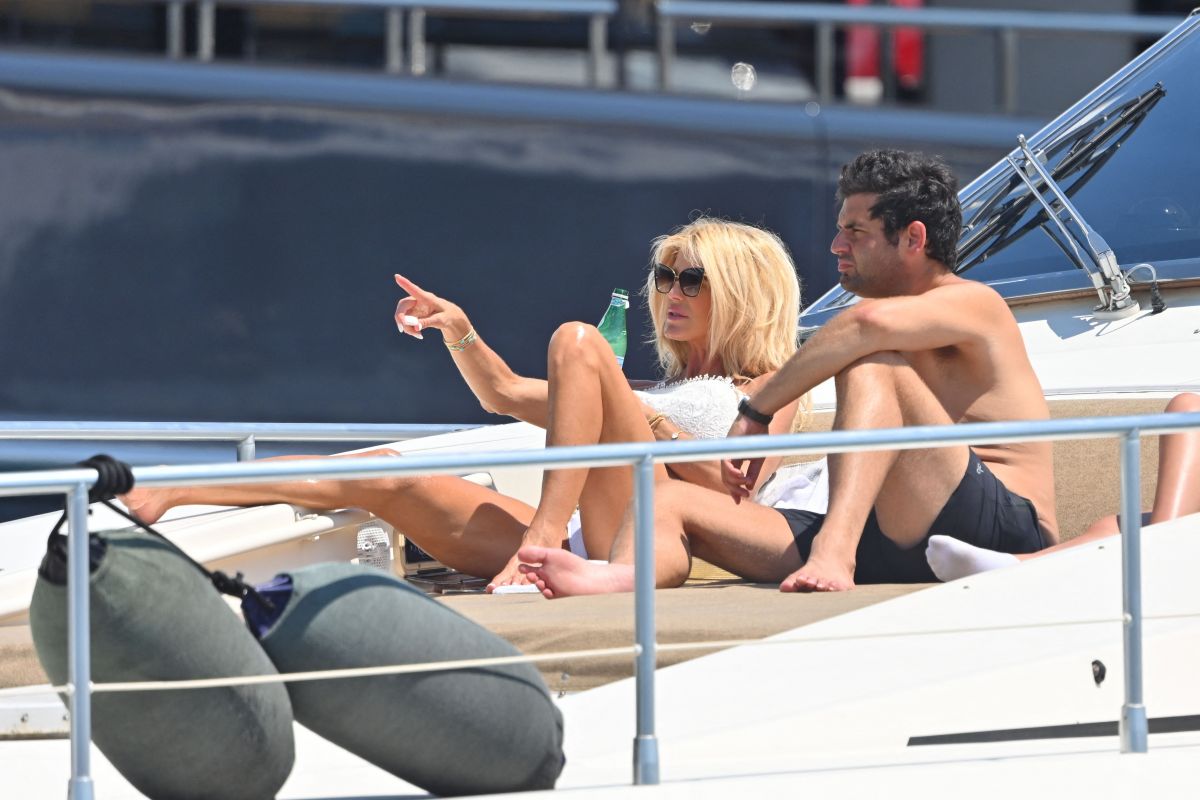 Victoria Silvstedt in Bikini on Yacht 07/29/2023