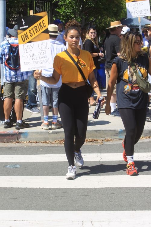 Alexandra Shipp Glams Up for SAG Strike in Hollywood 09/08/2023 1