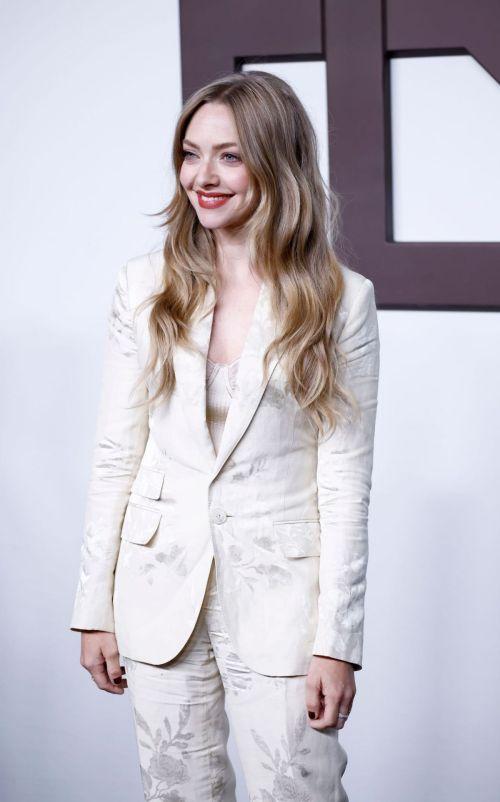 Amanda Seyfried Chic Look at Ralph Lauren SS24 Show 09/08/2023 1