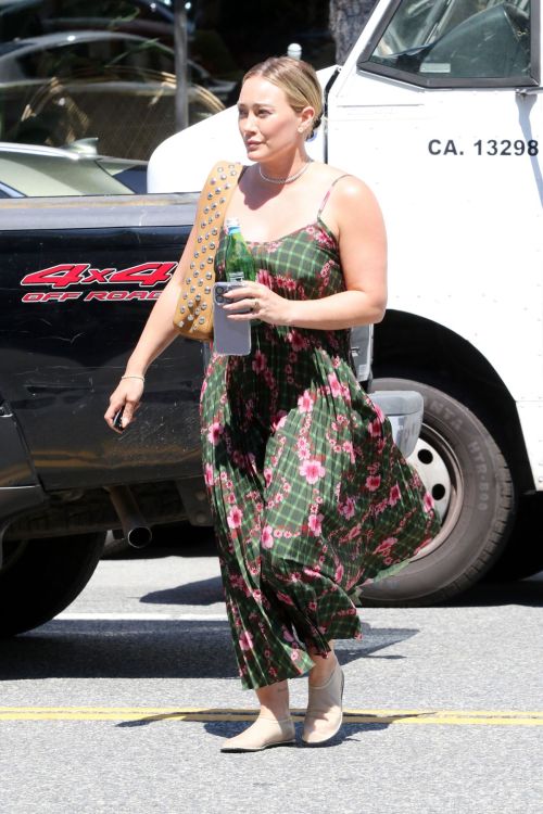 Hilary Duff Stylish Outing in Los Angeles 09/08/2023 1