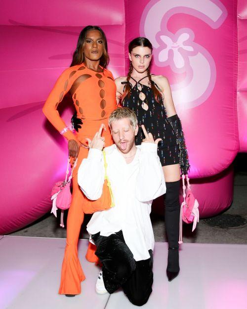 Julia Fox at Marshall Columbia x Cash App Pink Party in New York 09/07/2023 1